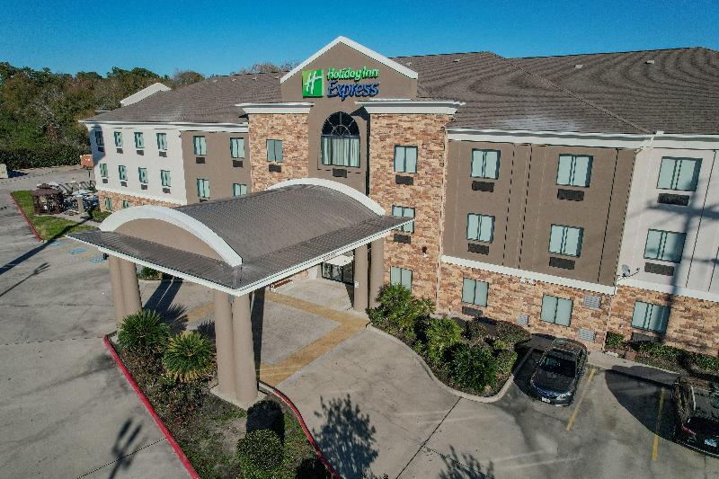 Holiday Inn Express & Suites Cleveland image