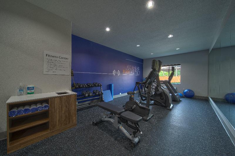 Holiday Inn Express & Suites Cleveland image