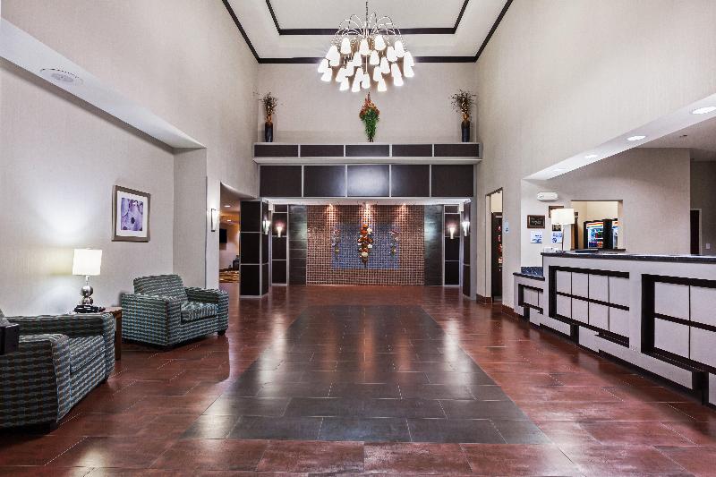 Holiday Inn Express & Suites Cleveland image