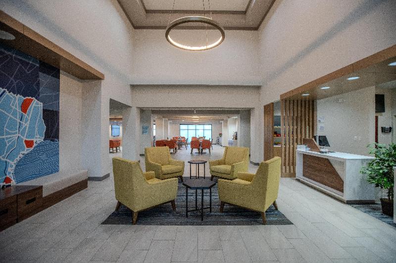 Holiday Inn Express & Suites Cleveland image