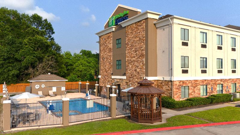 Holiday Inn Express & Suites Cleveland image