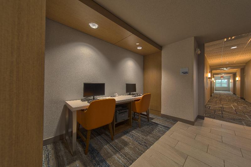 Holiday Inn Express & Suites Cleveland image