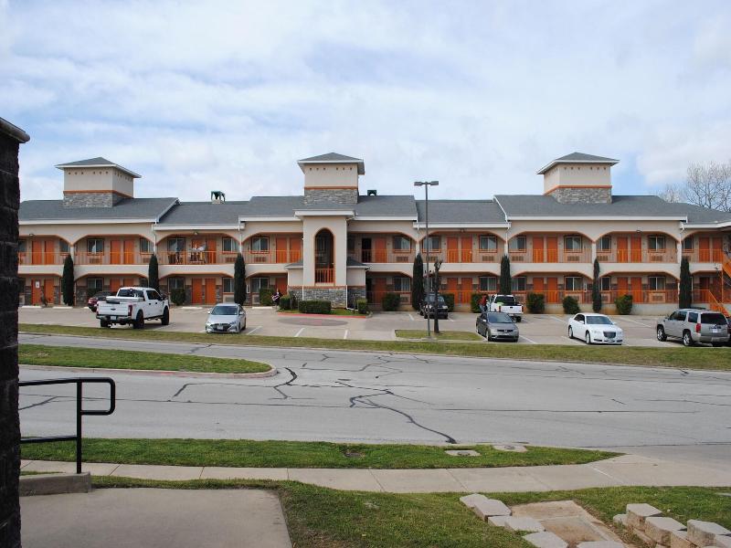 Americas Best Value Inn Bedford image