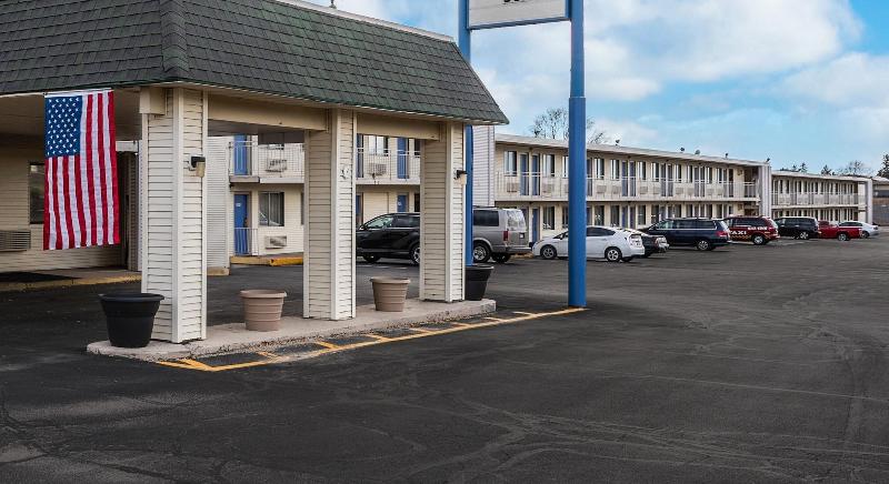 Motel 6 image