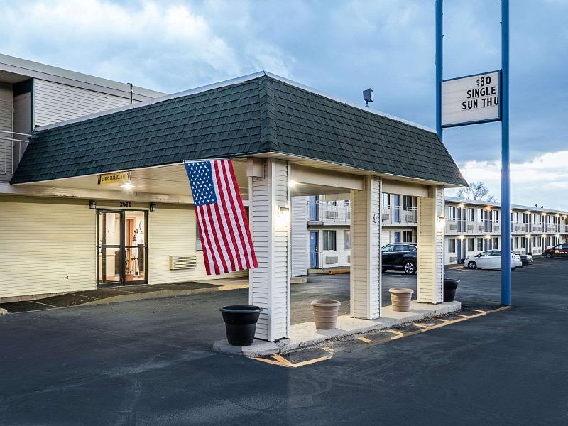 Motel 6 image