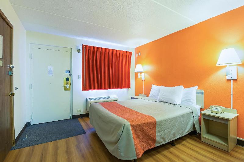 Motel 6 image