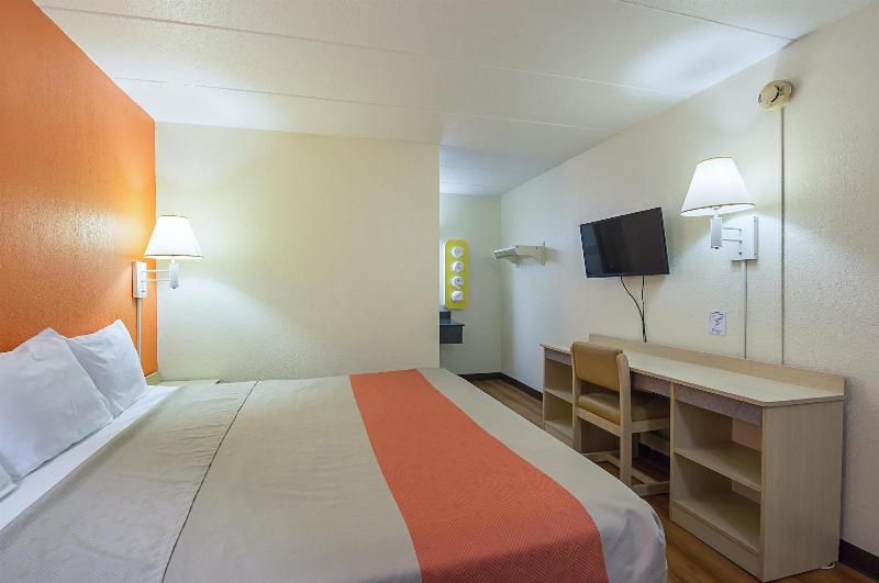 Motel 6 image