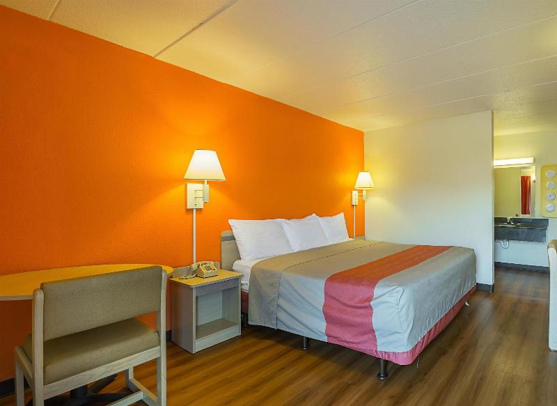 Motel 6 image