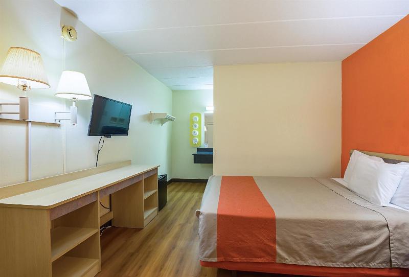 Motel 6 image