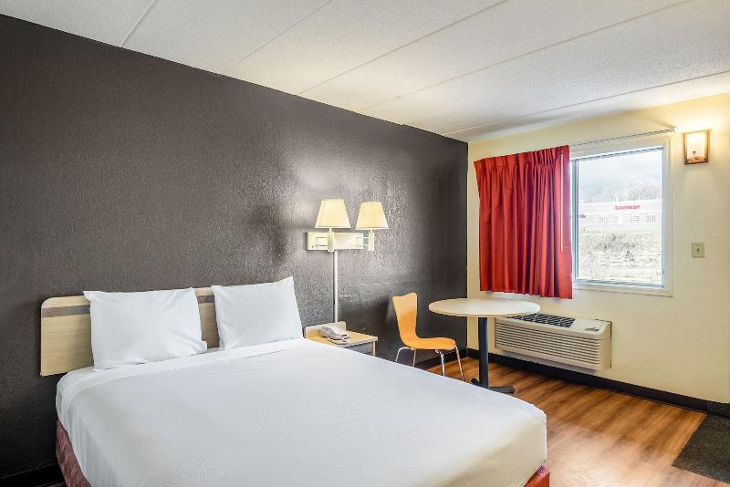 Motel 6 image