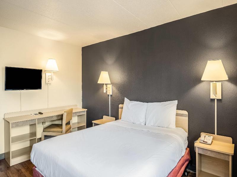 Motel 6 image