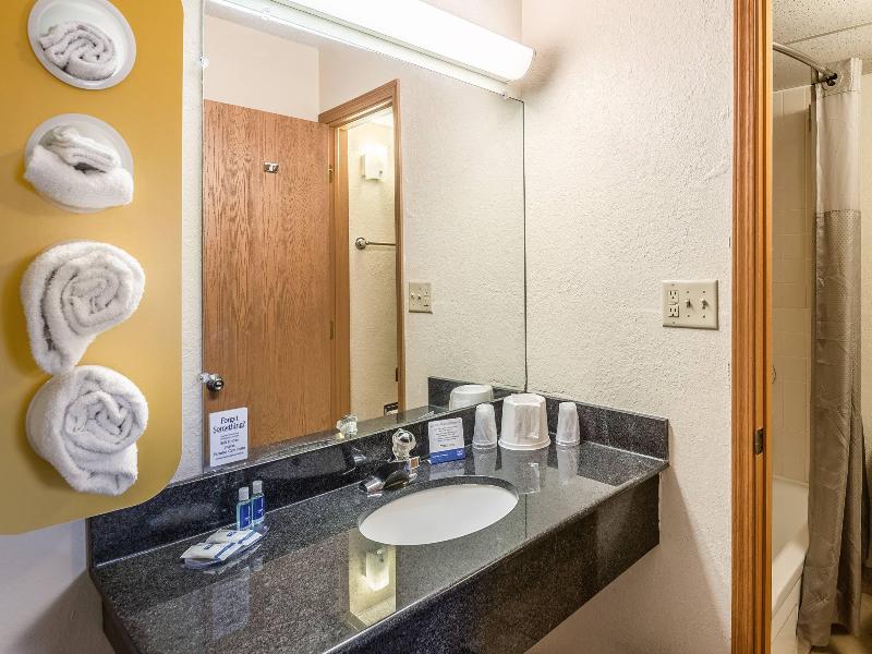 Motel 6 image