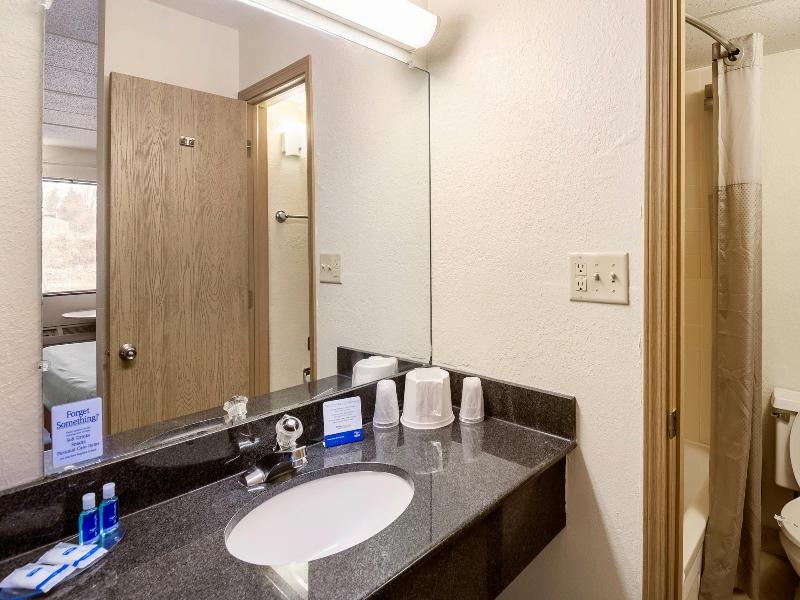 Motel 6 image