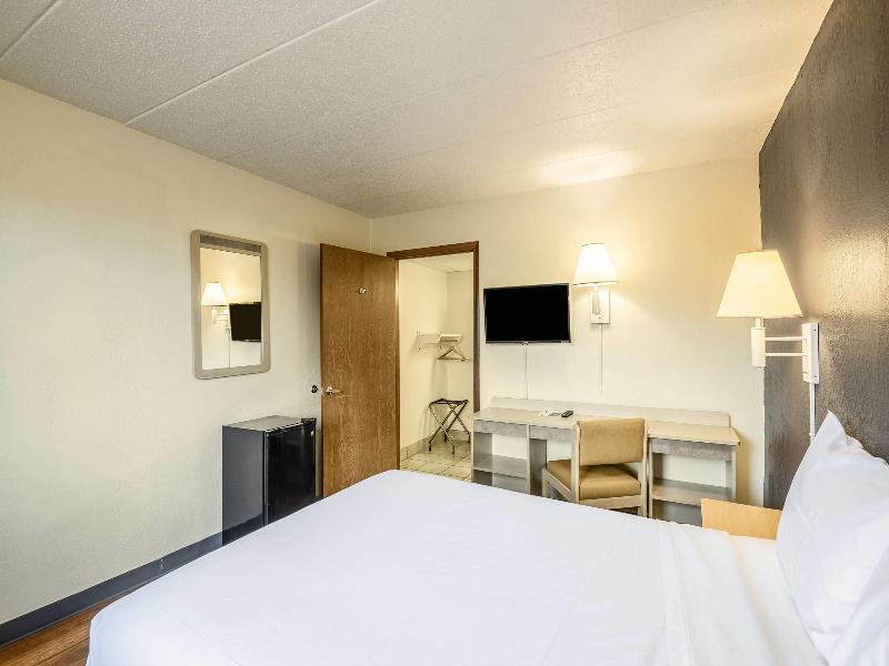Motel 6 image