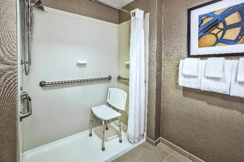Holiday Inn Express Hotel & Suites Dayton South - photo 19