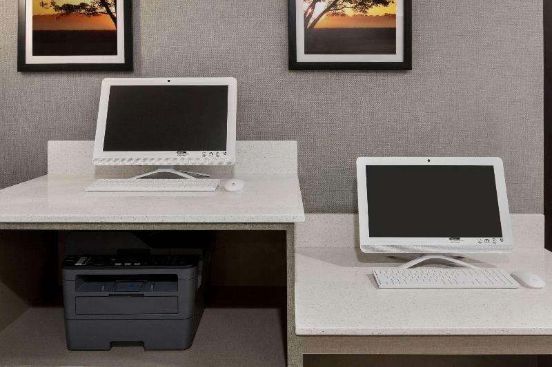 La Quinta Inn & Suites Dublin image