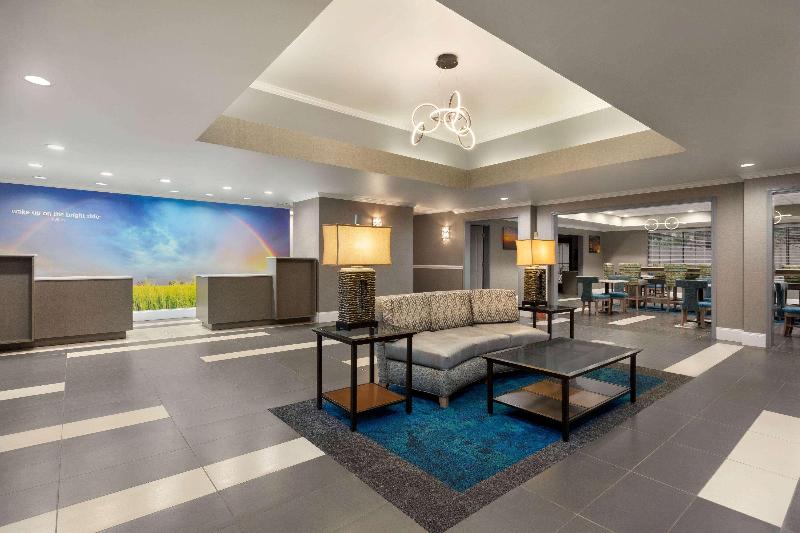La Quinta Inn & Suites Dublin image