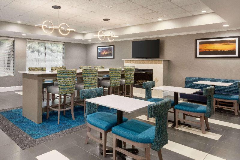 La Quinta Inn & Suites Dublin image