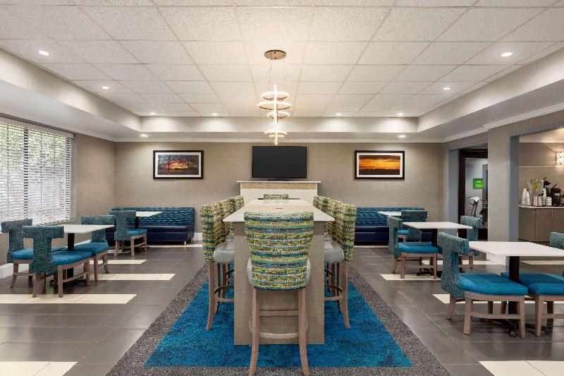 La Quinta Inn & Suites Dublin image