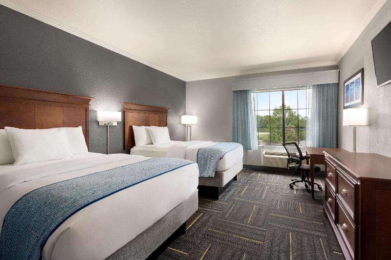 La Quinta Inn & Suites Dublin image