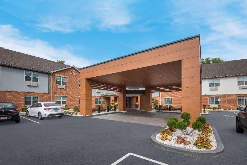 Wyndham Garden Galena Hotel And Day Spa image