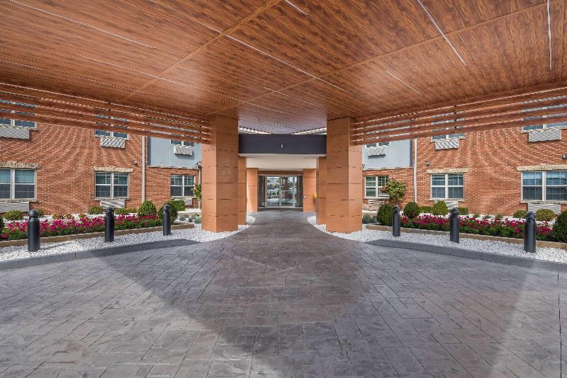 Wyndham Garden Galena Hotel And Day Spa image