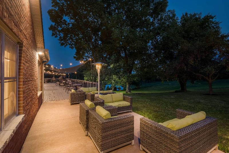 Wyndham Garden Galena Hotel And Day Spa image