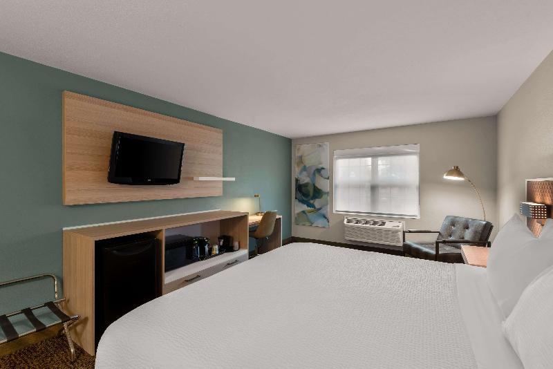 Wyndham Garden Galena Hotel And Day Spa image