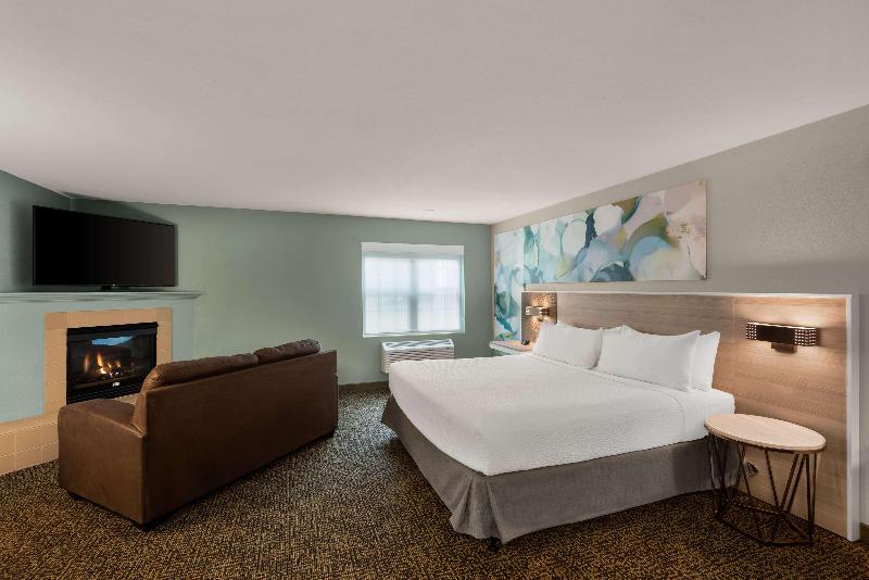 Wyndham Garden Galena Hotel And Day Spa image