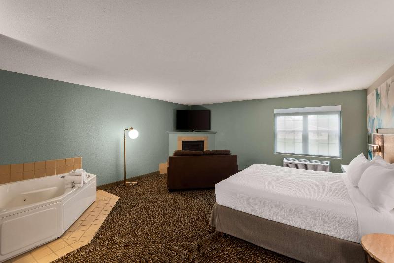 Wyndham Garden Galena Hotel And Day Spa image