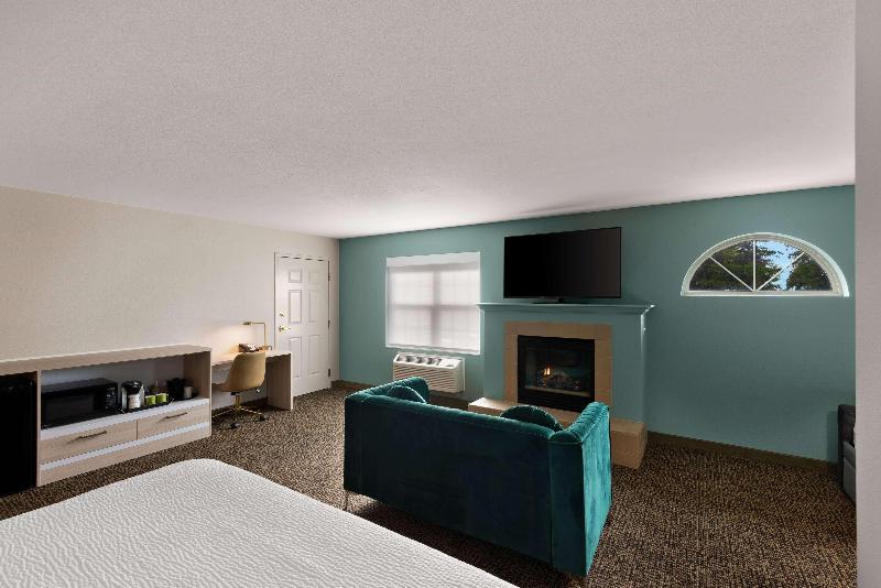 Wyndham Garden Galena Hotel And Day Spa image