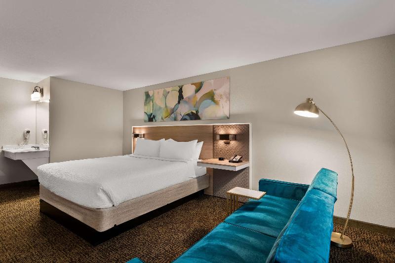 Wyndham Garden Galena Hotel And Day Spa image