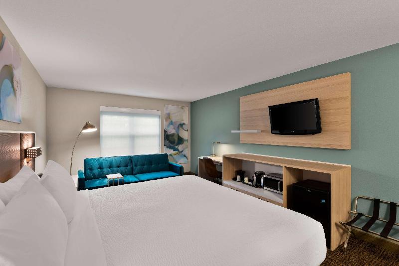 Wyndham Garden Galena Hotel And Day Spa image