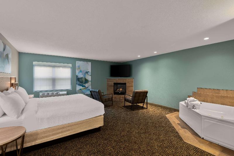 Wyndham Garden Galena Hotel And Day Spa image