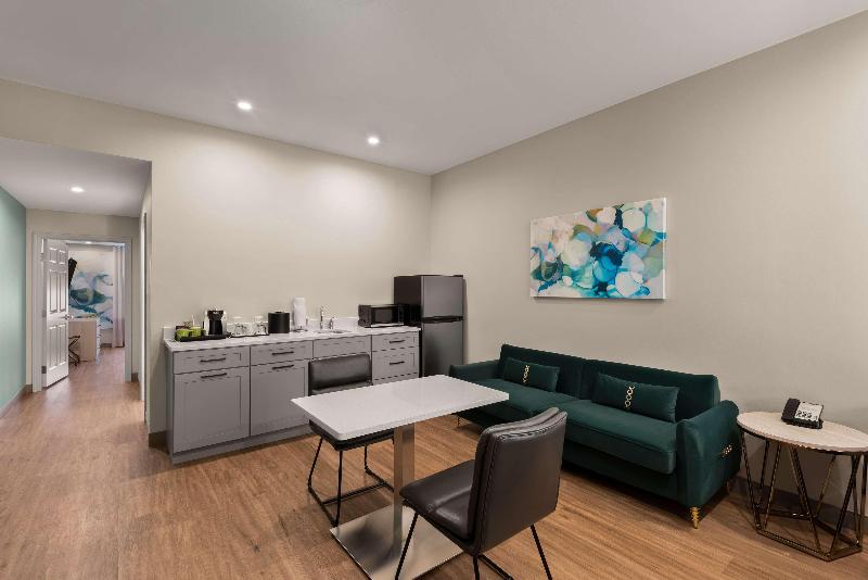 Wyndham Garden Galena Hotel And Day Spa image