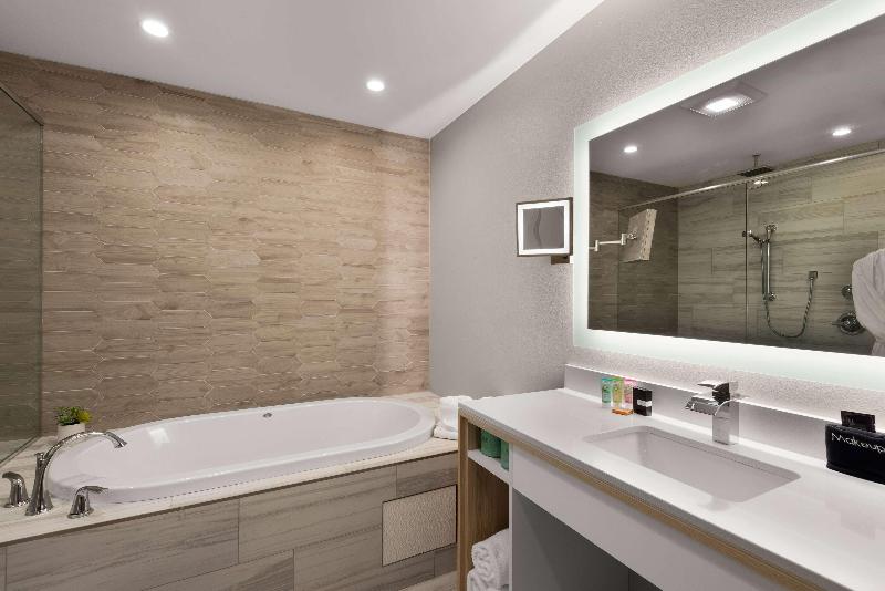 Wyndham Garden Galena Hotel And Day Spa image