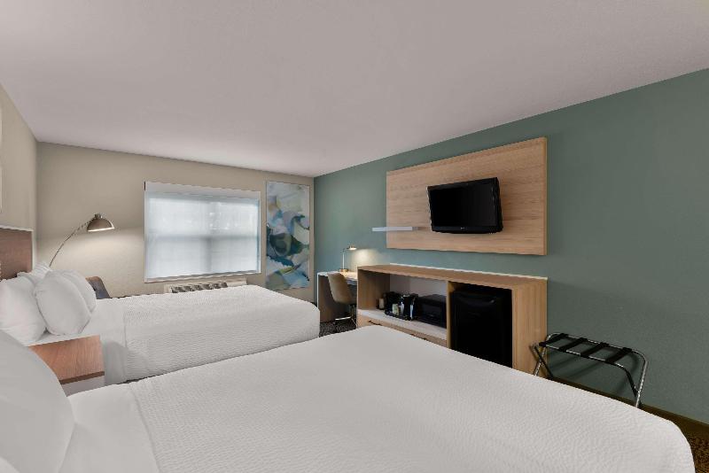 Wyndham Garden Galena Hotel And Day Spa image