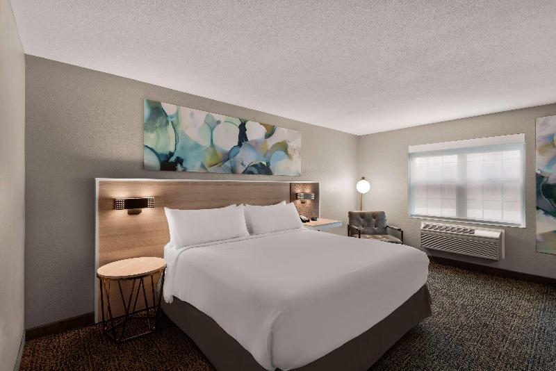 Wyndham Garden Galena Hotel And Day Spa image