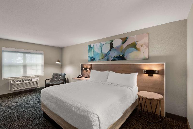 Wyndham Garden Galena Hotel And Day Spa image