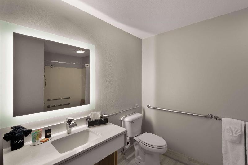 Wyndham Garden Galena Hotel And Day Spa image