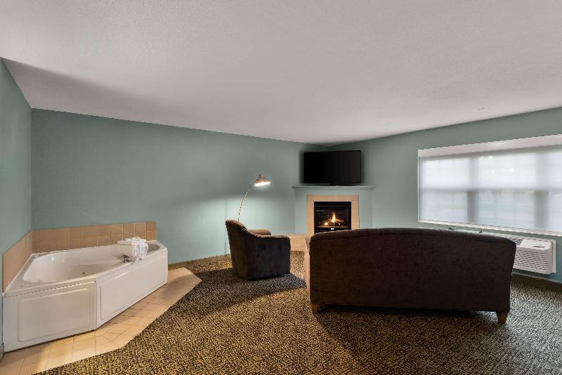 Wyndham Garden Galena Hotel And Day Spa image