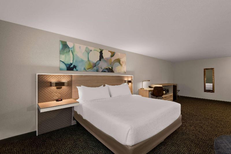 Wyndham Garden Galena Hotel And Day Spa image