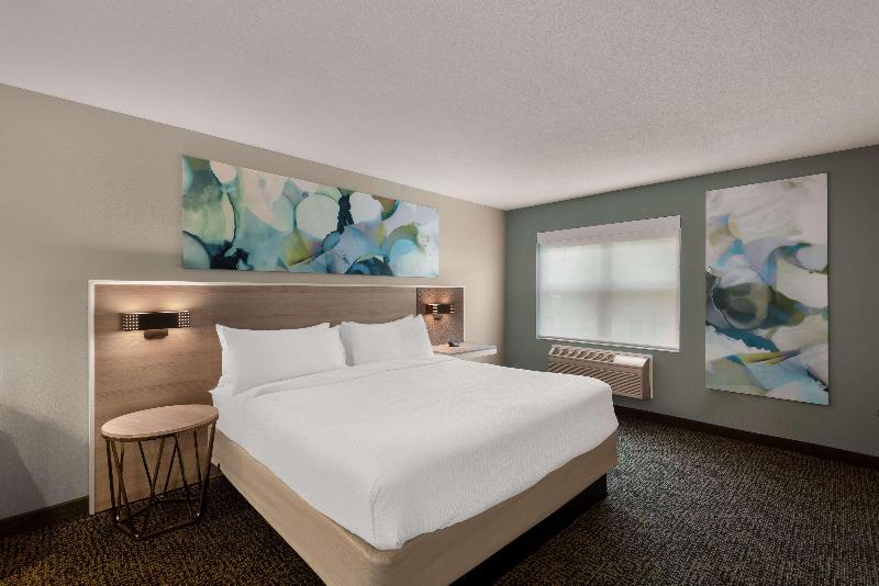 Wyndham Garden Galena Hotel And Day Spa image