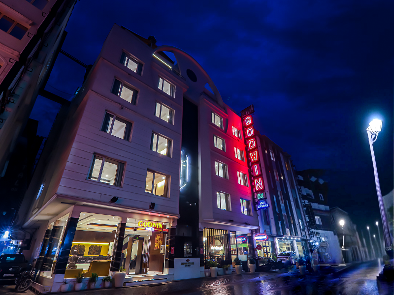 Hotel Godwin Deluxe Near Connaught Place New Delhi — exterior view