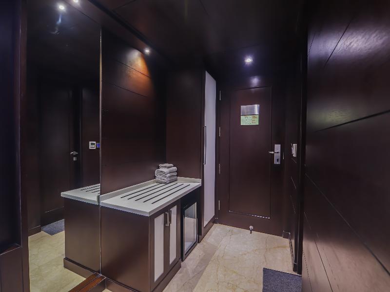 Hotel Godwin Deluxe Near Connaught Place New Delhi image