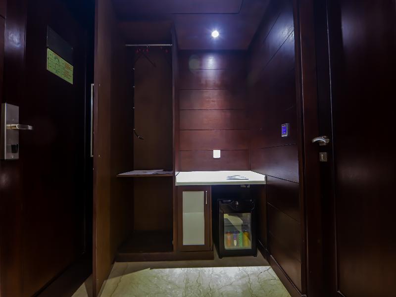 Hotel Godwin Deluxe Near Connaught Place New Delhi image