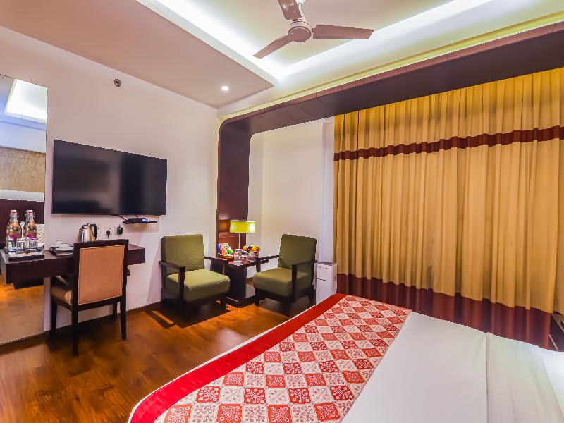 Hotel Godwin Deluxe Near Connaught Place New Delhi image