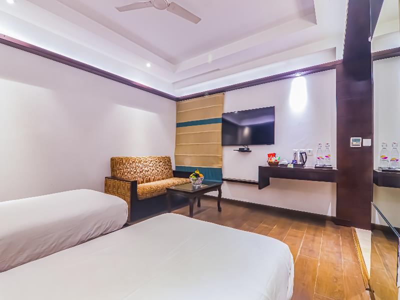 Hotel Godwin Deluxe Near Connaught Place New Delhi image
