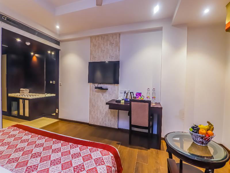 Hotel Godwin Deluxe Near Connaught Place New Delhi image