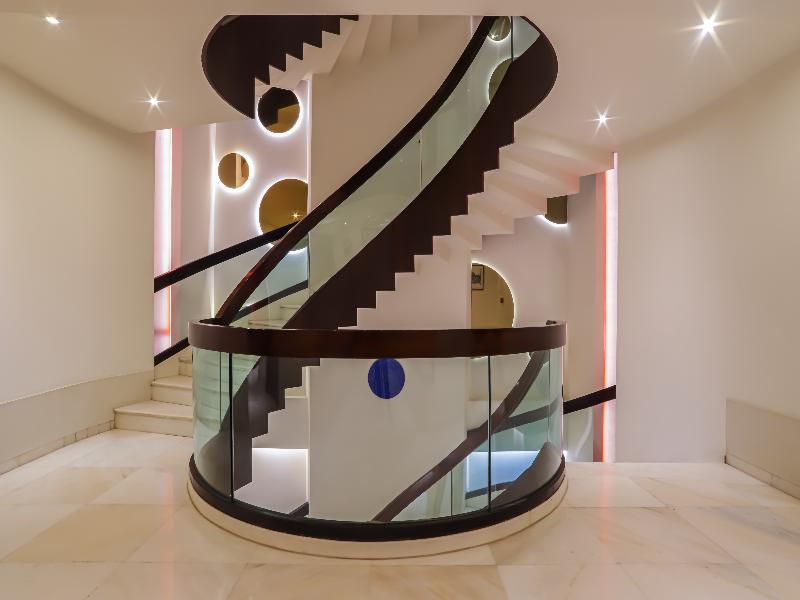 Hotel Godwin Deluxe Near Connaught Place New Delhi image